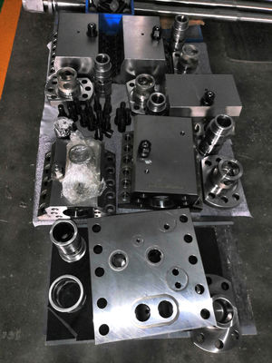 Excavator Hydraulic Hammer Valve Assembly / হাইড্রোলিক ব্রেকার স্পেয়ার আইএসও অনুমোদিত